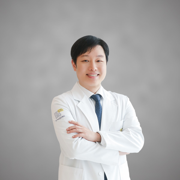 Gastroenterology Medical Specialist
            Seong-gwang Park
            PROFILE
            • Graduated Pusan National University School of Medicine
            • Fellow, Gastroenterology, Pusan National University
            Medical Center
            • Member, The Korean Endocrine Society
            • Lifetime Member, Korean Society of Gastrointestinal Endoscopy
            • Lifetime Member, Korean Association for the Study of Intestinal Diseases portrait