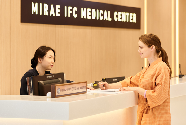 Beyond Diagnosis, Life-long Health Care. Based on the monitoring process, follow-up management service is provided for patients with diseases. Tertiary medical institution linkage service and health information is also provided. diagram